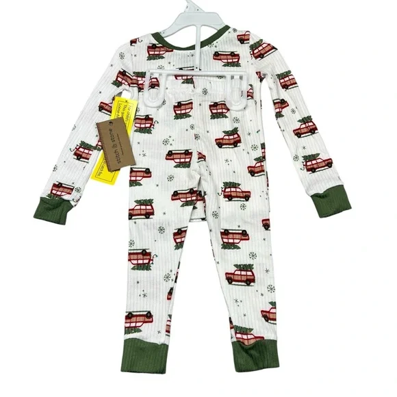 Kids Pajamas with Green and Red Pattern - Picture 4 of 7